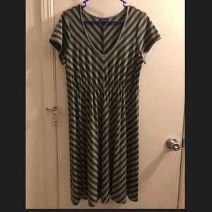 Torrid size 1 (14/16/1X) elastic dress